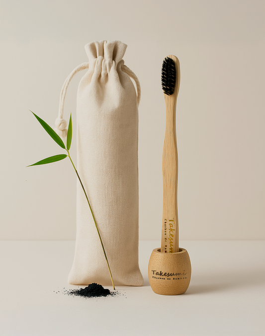 Brosse à dents en bambou infusée au charbon de bambou