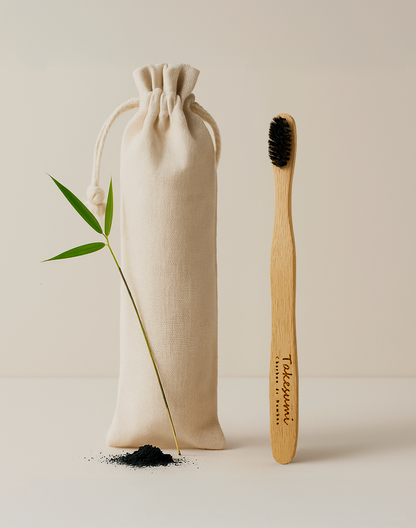 Brosse à dents en bambou infusée au charbon de bambou